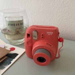 Instax mini 8 polaroid (bright pink coral 👅👛🌸🌷)